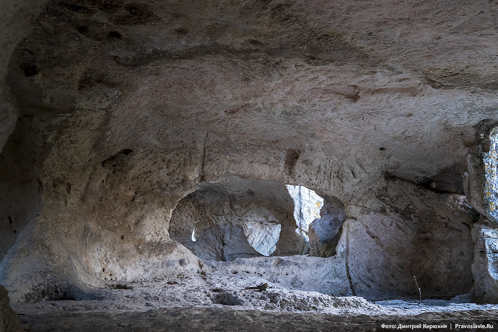 Dans l'une des grottes de la ville d'Eski-Kermen