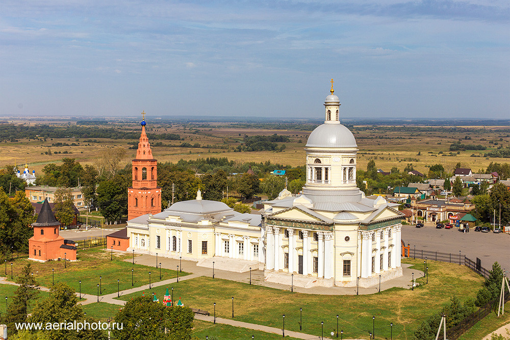 Καθεδρικός Ναός Αγίου Νικολάου του Θαυματουργού. Επιφάν, Όμπλαστ του Τούλσκ