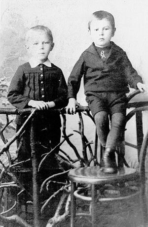 Петр Чесноков с младшим братом Павлом