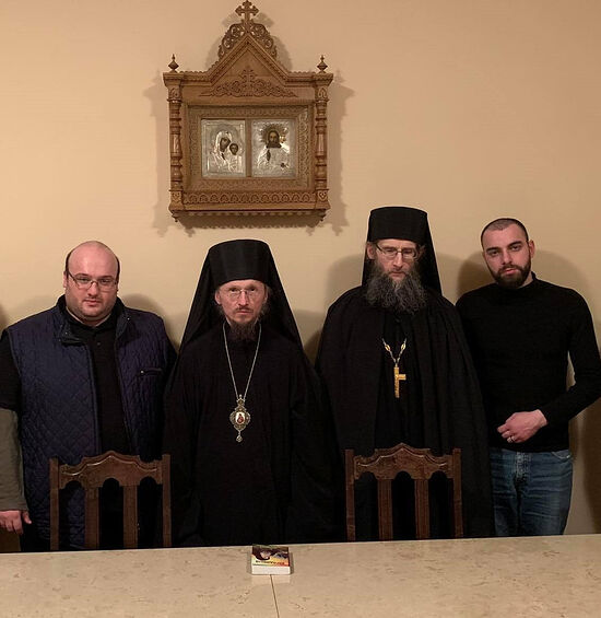 Metropolitan Benjamin of Minsk and Zaslavl and Fr. Laurus (Budich) with the makers of the film about Elder Gabriel