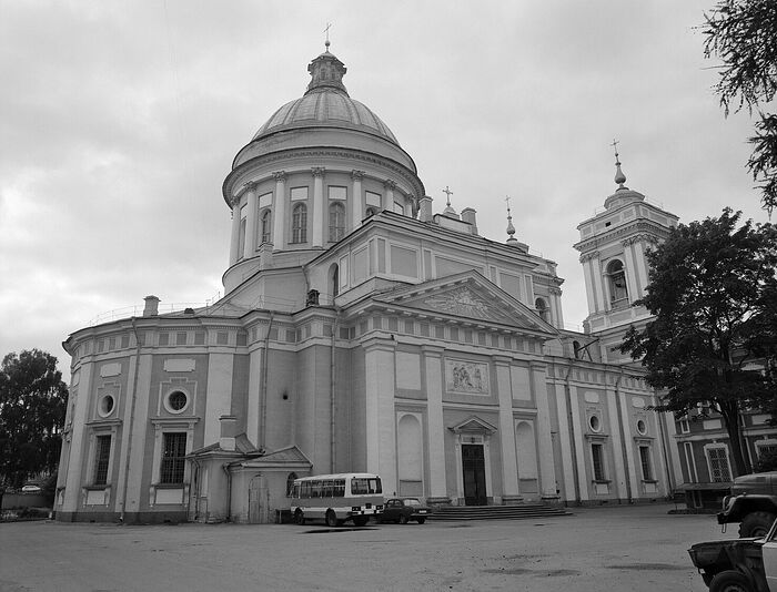 Александро-Невская лавра. Троицкий собор. 1996г. Автор:Paul Haag