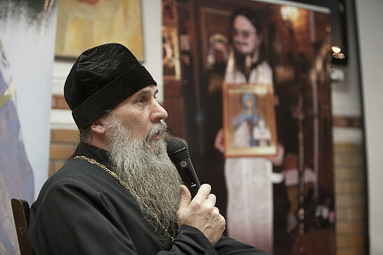 Fr. Konstantin Bufeev speaking about Fr. Daniel at an event dedicated to the 6th anniversary of his repose in 2015. Photo: pravmir.ru