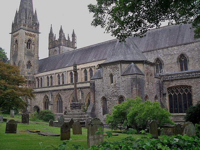 Лландаффский кафедральный собор, Уэльс (взято с Commons.wikimedia.org)