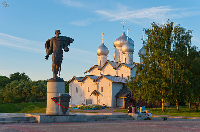 Памятник святому благоверному Александру Невскому в Великом Новгороде