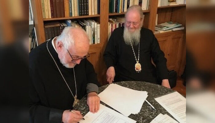 Met. John of Dubna (left), and Bp. Syméon of Domodedovo (right). Photo: exarchat.eu