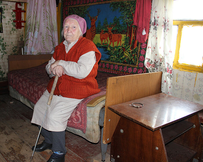 Нынешняя хозяйка старинного дома Зоя Ивановна