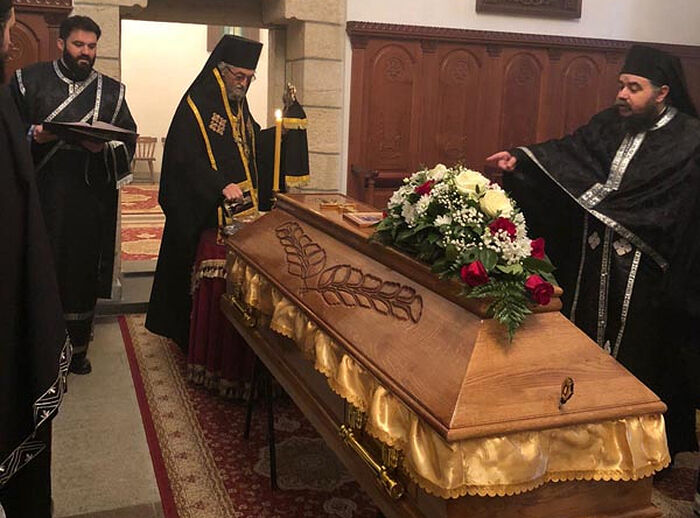 Отпевание архимандрита Василия в монастыре Моштаница совершает епископ Баня-Лукский Ефрем