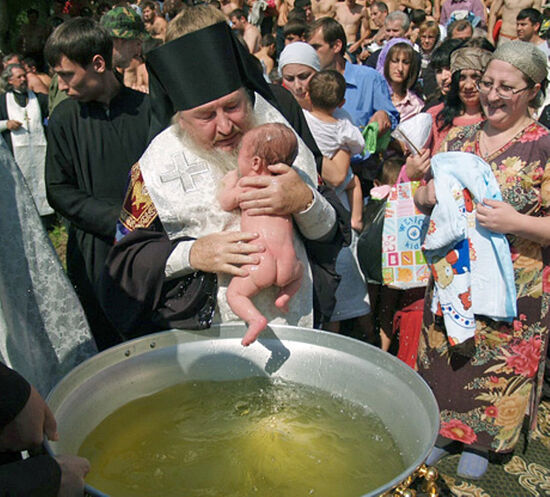 Владыка Феофан. Крещение младенца