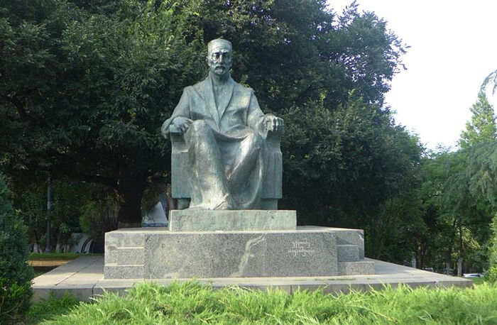 ​The monument to Ekvtime Takaishvili at the Vere Park in Tbilisi.