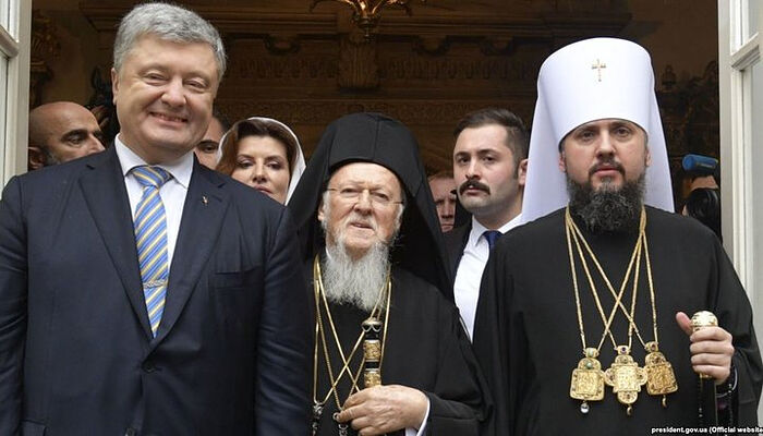 The persecutors of the Ukrainian Church: Petro Poroshenko, Patriarch Bartholomew, and "Metropolitan" Epiphany Dumenko. Photo: spzh.news