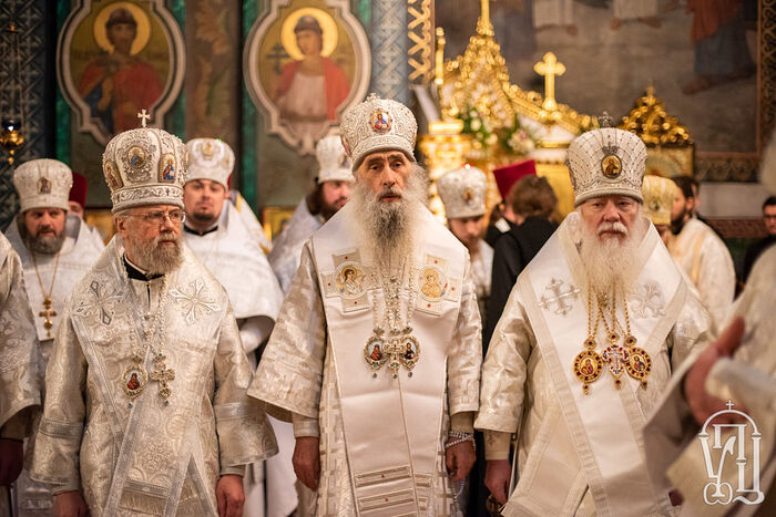 Met. Sergei of Ternopil (center). Photo: news.church.ua