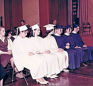 Выпускной акт в Св. Сергиевской гимназии. 1965 г. Нью-Йорк. Первая слева – Надя, Николай – крайний справа