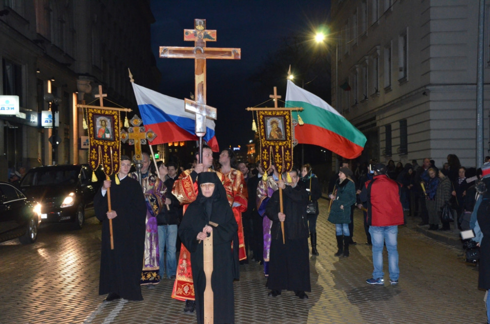 Γιορτή με αφορμή την αγιοκατάταξη του μακαριστού αρχιεπισκόπου του Μπογκουτσάρωβ Σεραφείμ (Σόμπολεφ). Σόφια, 25–26 Φεβρουαρίου 2016. Θρησκευτική πομπή με την εικόνα του Αγίου Σεραφείμ του Μπογκουτσάρωβ από τον Ι. Ναό του Αγίου Νικολάου – Μετόχι της Ρωσική