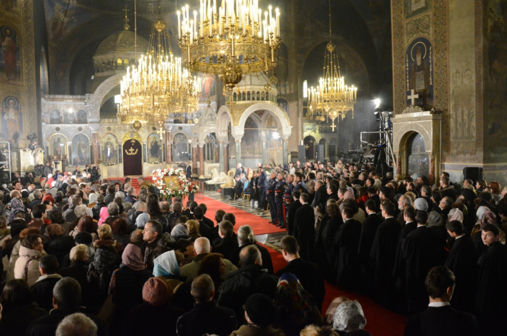 Μέγας Ὄρθρος στον Πατριαρχικό Καθεδρικό ναό του Αγίου Αλεξάνδρου Νιέφσκι στη Σόφια, κατά τον οποίο πραγματοποιήθηκε η Τελετή Αγιοκατάταξης του Αγίου Σεραφείμ (Σόμπολεφ) και η Θεία Λειτουργία. 26 Φεβρουαρίου 2016.