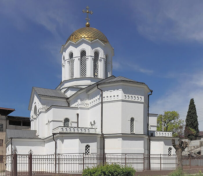 Holy Annunciation Cathedral in Sukhumi, where Fr. Vissarion serves, is the only church still offering the services. Photo: Wikipedia