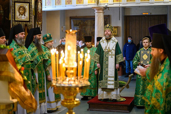 В день памяти преподобномученика Корнилия митрополит Псковский Тихон совершил Божественную литургию в Псково-Печерском монастыре