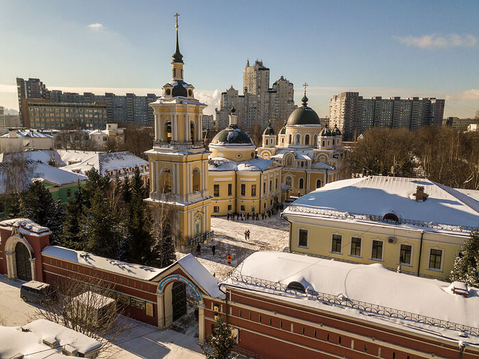 Женский Покровский монастырь в Москве