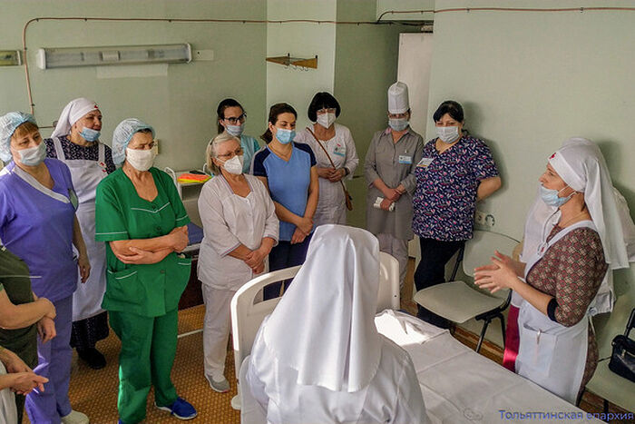Мастер-класса по уходу в городской клинической больнице Тольятти