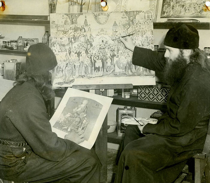 1946 год. Архимандрит Киприан (Пыжов) наставляет в иконописи