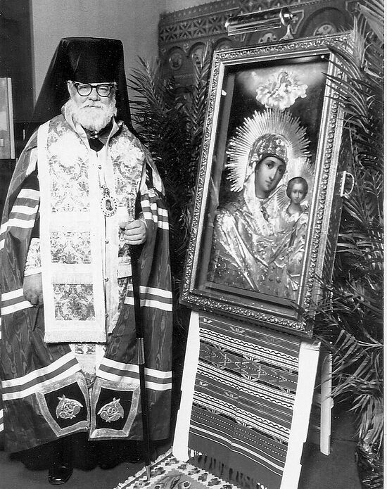 Епископ Григорий у Ситкинской иконы Божией Матери
