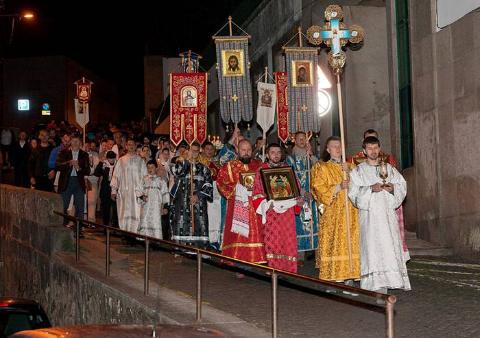 Приход Новомучеников и исповедников Церкви Русской в г. Порту (Португалия) на Пасхальном крестном ходе