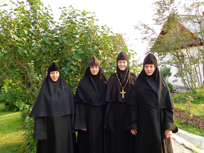 С игуменьей и сестрами Казанской Трифоновой пустыни