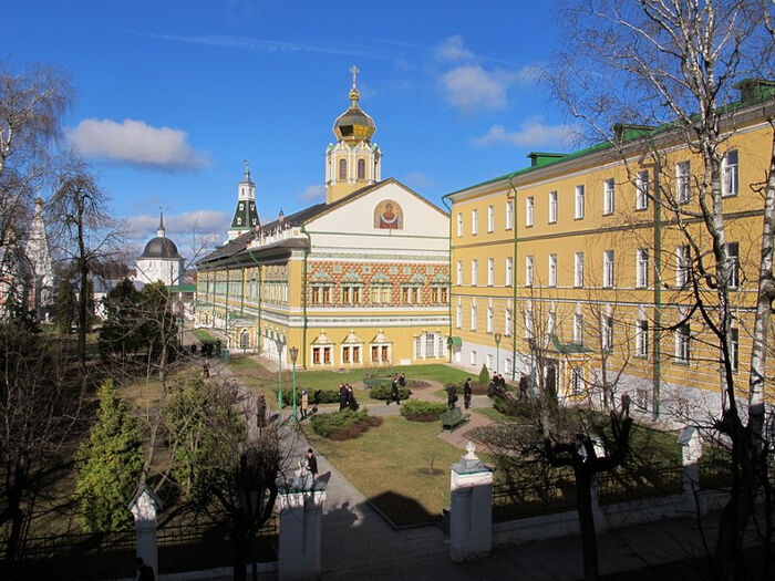 Здание Московской духовной академии