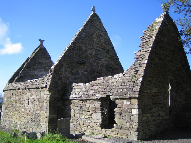 Ранняя церковь Килмалкедар на полуострове Дингл, гр. Керри, Ирландия