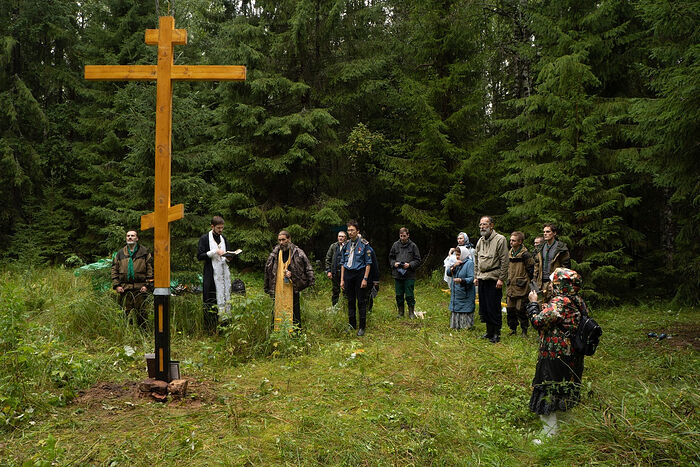 Поклонный Крест в память исповедницы веры Христовой Валентины Николаевны Троицкой (1889-1942) на месте бывшего Вожегодского лагпункта