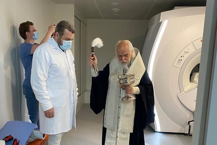 Епископ Пантелеимон освящает Центр лучевой диагностики Больницы Святителя Алексия