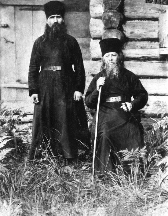 Старец Анатолий (Потапов) с келейником