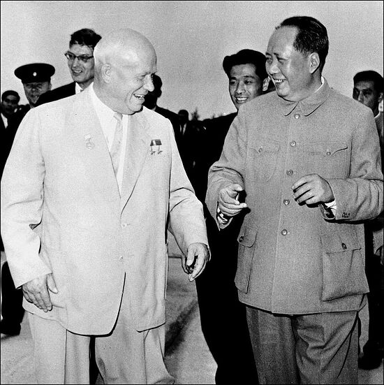 Мао и Хрущев. Первая встреча Хрущева и Мао Цзэдуна произошла 21 декабря 1949 года