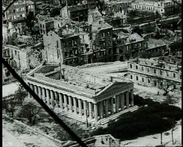 Петропавловский храм. Из киносъёмки 1944 г.