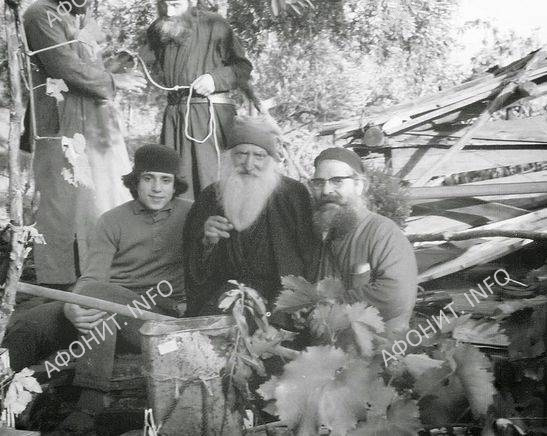 Ο Όσιος Παΐσιος ο Αγιορείτης και ο Ρώσος γέροντας Τύχων (Γκολενκόβ), το 1966