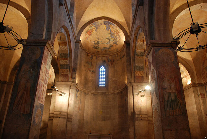 Абу Гош, Церковь Воскресения Господня. Архитектура и живопись эпохи крестоносцев, XII век