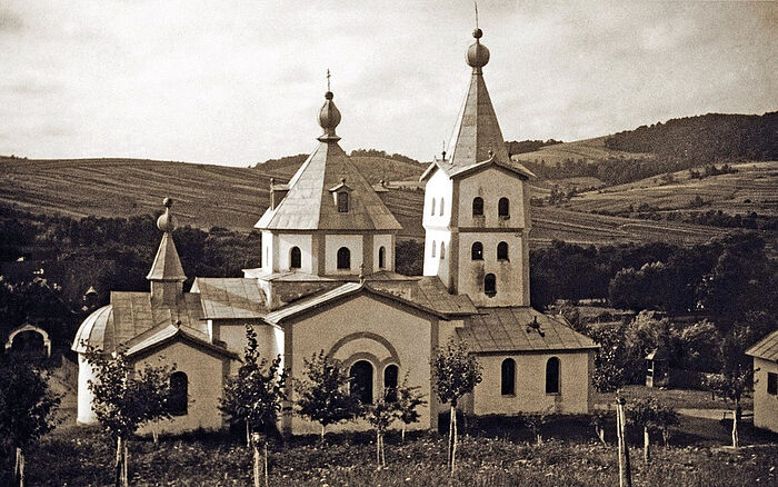Монастырь в Ладомировой