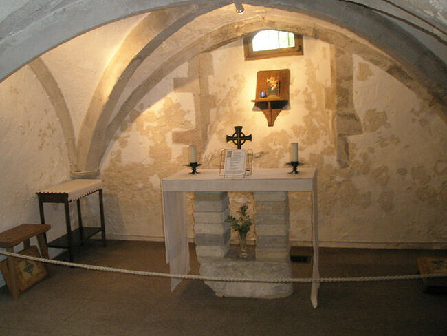The crypt chapel inside the Holy Trinity Church, Bosham, West Sussex (photo - Wikimedia Commons)