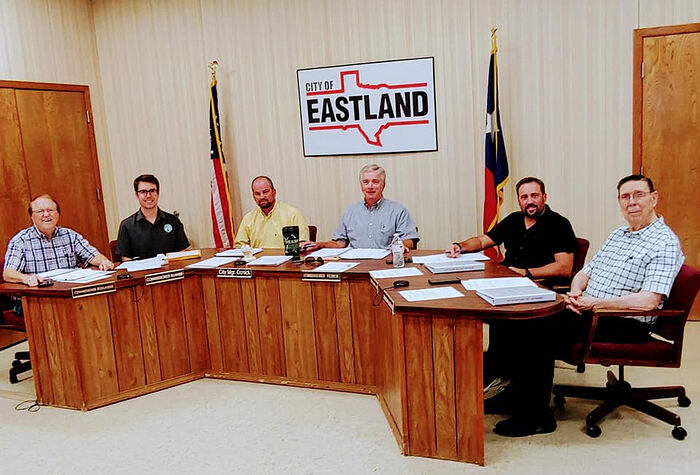 Городская комиссия Истленда, штат Техас, проголосовавшая против убийства младенцев. Фото: Facebook