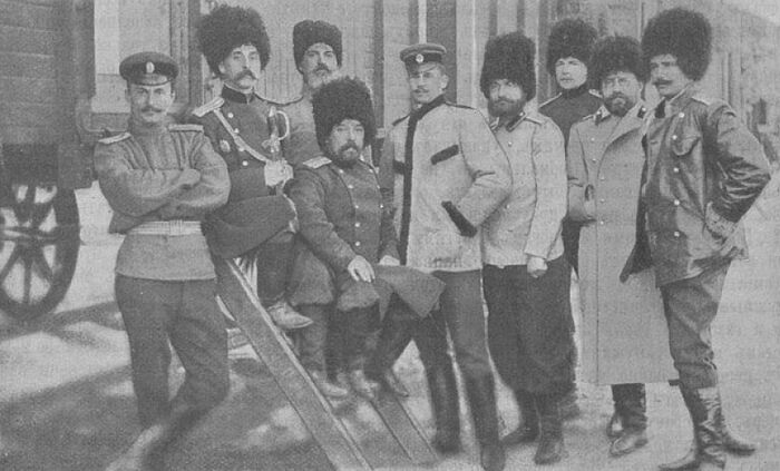 Офицеры КВЖД, прадед Колобов – второй слева, 1905 год