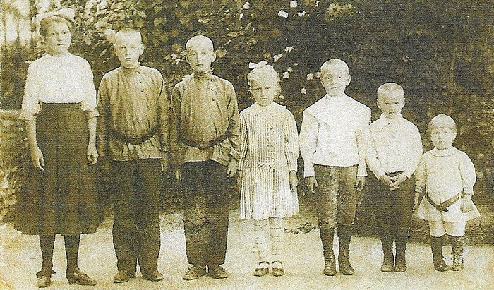 The little Vakhromeevs. Bartholomew, the father of the future metropolitan, is the third from the right