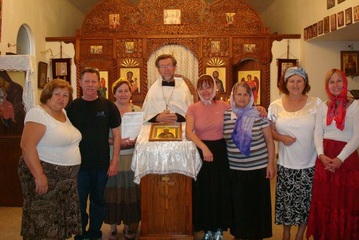Archpriest Eugene Grushetsky with parishioners