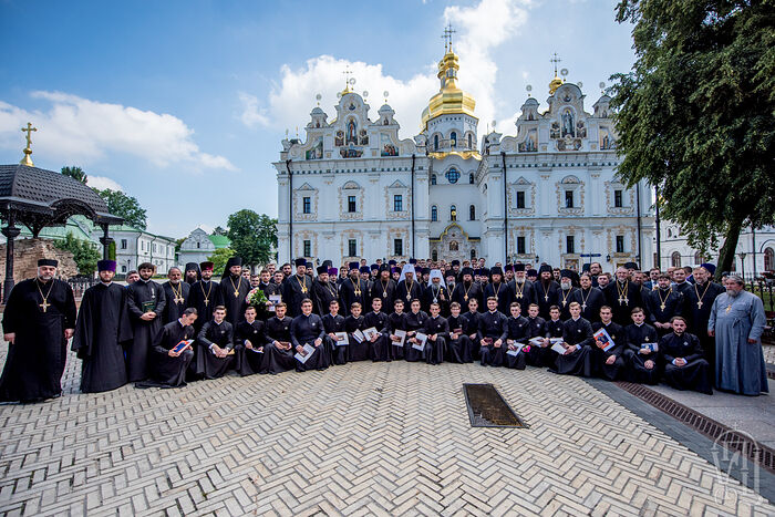 Выпускники Киевской духовной академии и семинарии