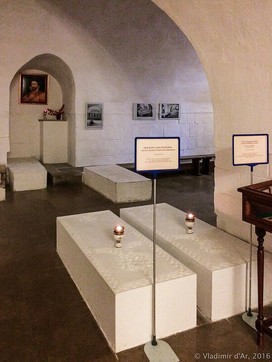 The cathedral crypt. Photo: vladimirdar.livejournal.com