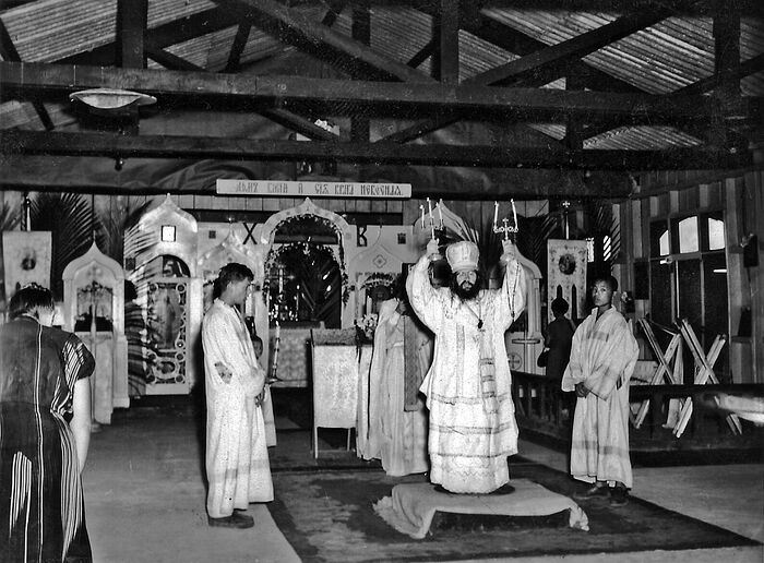 Η Θεία λειτουργία στο νησί Τουμπαμπάο