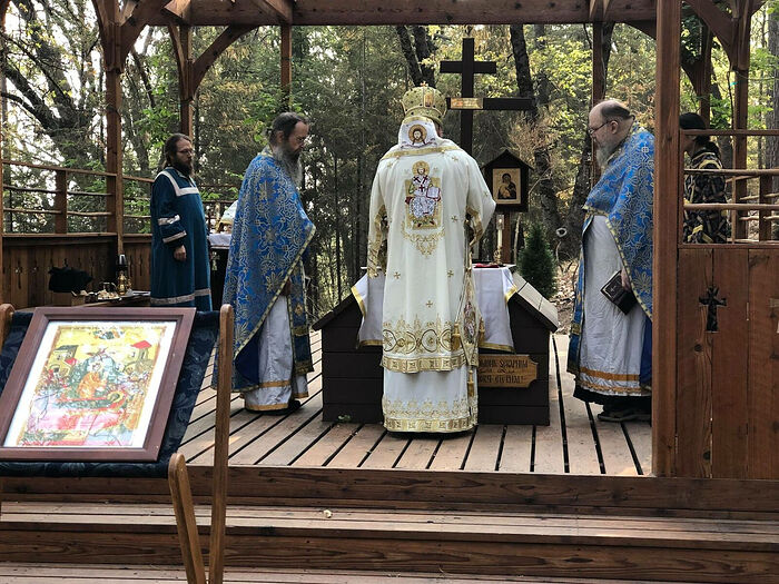 Bp. James of Sonora serves the Divine Liturgy for the anniversary of the repose of Fr. Seraphim (Rose) with Abbot Daamscene (right) and Hieromonk Paisy (right). Photo: Fr. Thaddeus Hardenbrook, Facebook