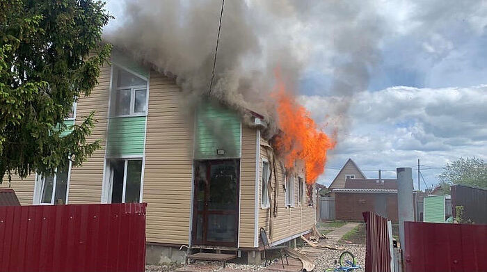 Дом Ипатовых во время пожара