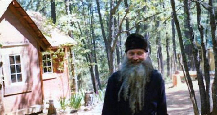 Ο πατήρ Σεραφείμ (Ρόουζ), το 1981