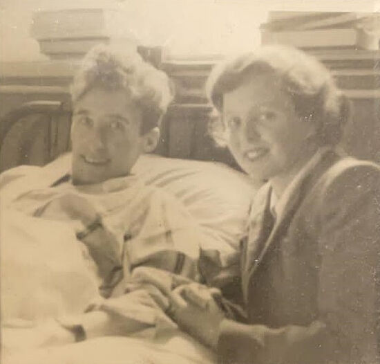 Танкист Стэнли и медсестра Клара в госпитале в годы Второй мировой войны