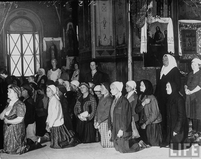 В православном храме. Москва, август 1941 года