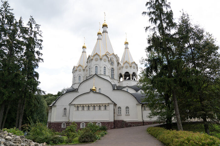 Каменный собор Новомучеников и исповедников Русской Православной Церкви в Бутово. Фото Михаила Еремина